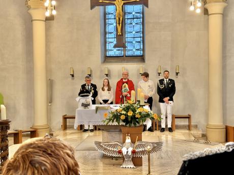 Heilige Messe / Pastor und Messdiener